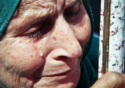 بسبب الاحتلال.. مسنة تشرع بإضراب مفتوح عن الطعام