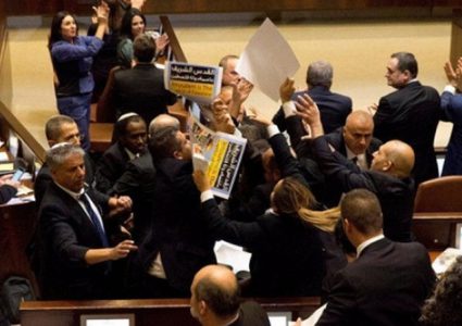 مظاهرة قطرية ومؤتمر إنقاذ وطني