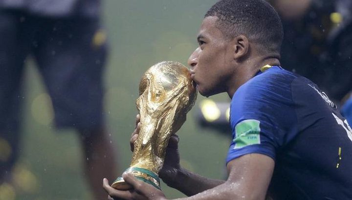 مبابي يكشف "سره الشخصي" بنهائي المونديال