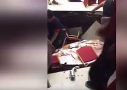 انهيار أرضي مفاجئ في حفل زفاف