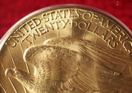 الذهب يرتفع مع تراجع الدولار