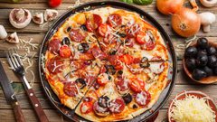 خطوات تنظيف صينية البيتزا الألومينيوم