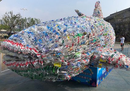 الصين تبني أضخم "حوت بلاستيكي"