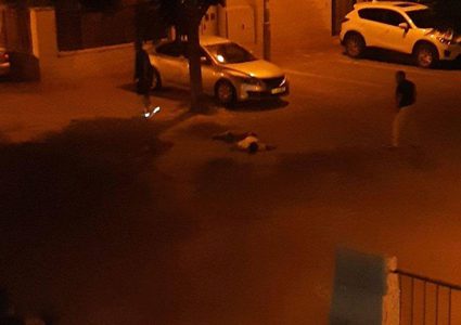 استشهاد شاب في عملية طعن وإصابة 3 مستوطنين بجراح