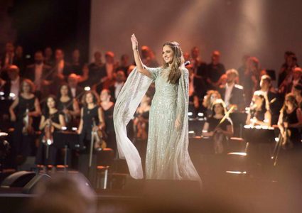 جوليا بطرس تخطف الأنظار بإطلالتين ساحرتين