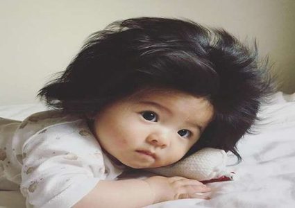 طفلة تدخل عالم الشهرة بسبب شعرها!