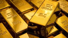 الذهب يهبط لأدنى مستوى في أسبوع.. كم سعر الأونصة؟
