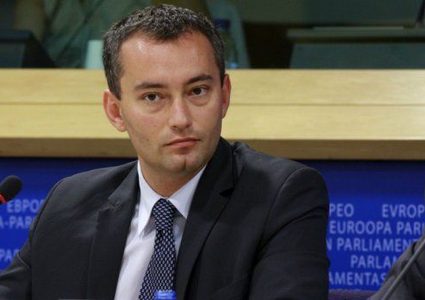 ميلادينوف يزور غزة اليوم