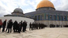 القدس: الاحتلال يبعد 19 شاباً ويمدد اعتقال قاصرين