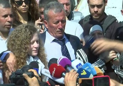 التميمي للاحتلال: انقلع عن أرضنا