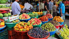 وزارة الاقتصاد تطالب التجار بالالتزام بإشهار أسعار