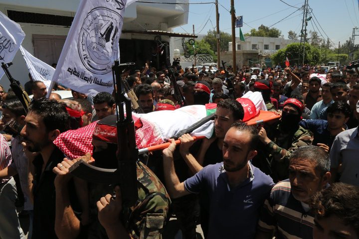 تشييع جثماني مواطنين استشهدا بانفجار في غزة