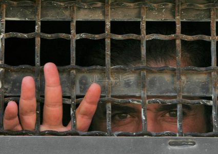 الأسرى.. مقاومة مستمرة وحق غير معترف به