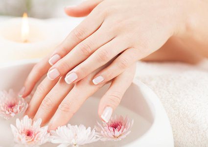 تفتيح بشرة يديكِ بخلطات طبيعية