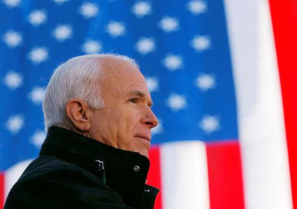 ماكين يسعى إلى تكبيل يدي ترامب أمام الناتو