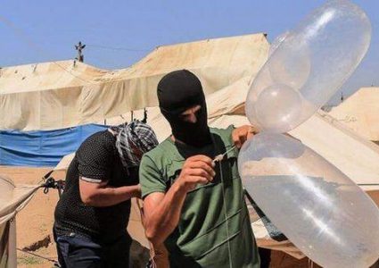 لأول مرة: البالونات الحارقة تصل بئر السبع