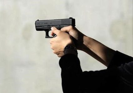 إصابة مواطن برصاص مجهولين في الخليل