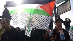 رام الله: اعتصام رفضا لسرقة مخصصات الشهداء والأسرى