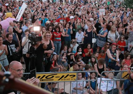 "درس العربية الأكبر في العالم"