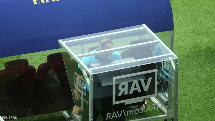 فرنسا تعتمد تقنية الـ VAR مع بداية الموسم