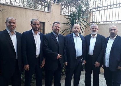 العاروري وابو مرزوق يصلان غزة