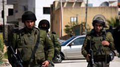 الاحتلال يعتقل شابا جنوب شرق بيت لحم