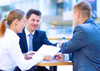 عواقب التملق في العمل!