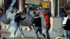 إصابة ثلاثة مواطنين في مواجهات شرق القدس