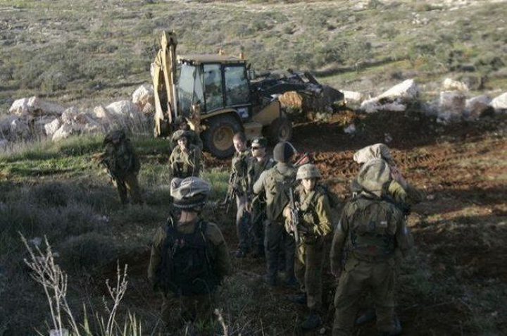 الاحتلال يشرع بتجريف أراض جنوب بيت لحم