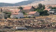 بيت لحم:تجريف أراض لبناء مئات الوحدات الاستيطانية