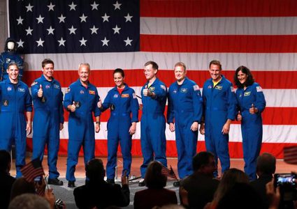 رواد فضاء بأول رحلة أميركية منذ 2011