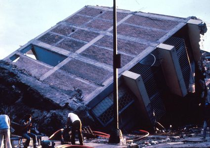 زلزال يضرب جزيرة لومبوك الاندونيسية