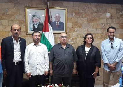 وفد كويتي يصل فلسطين للتعاقد مع معلمين فلسطينيين