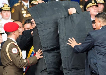 رئيس فنزويلا يتهم كولومبيا بمحاولة اغتياله