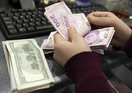 هبوط الليرة التركية لمستويات قياسية جديدة