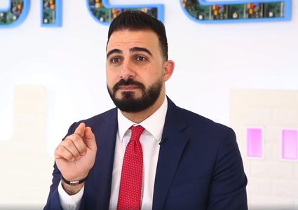 قصة نجاح خريج كلية الاقتصاد في جامعة النجاح