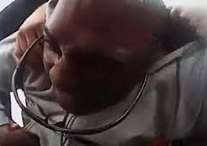 الشرطة الأمريكية تخنق مريضا نفسيا حتى الموت!