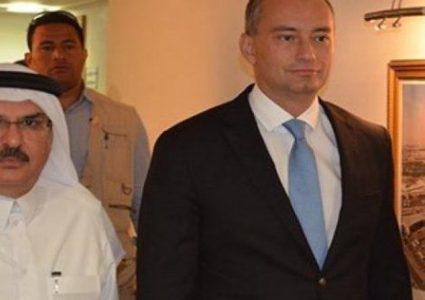 وزير خارجية قطر وملادينوف يبحثان التطورات بغزة