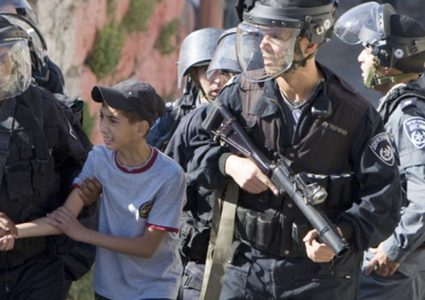 الاحتلال يجبر أطفالا على الاعتراف تحت التعذيب