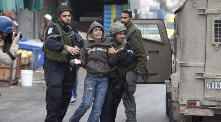 السجن 18 شهراً وغرامة مالية لطفل في سجون الاحتلال