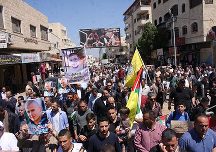 وقفة دعم ومساندة للأسرى في سجون الاحتلال