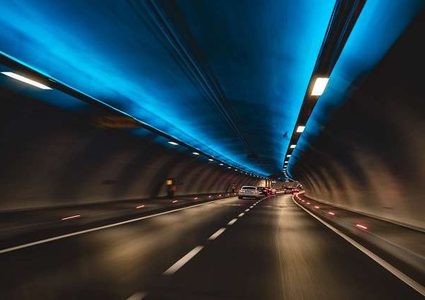 الصين تشيد أطول نفق مائي!