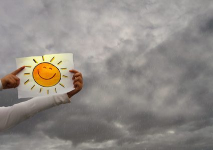 لماذا لا يجب النظر إلى نصف الكأس الملآن دائماً؟