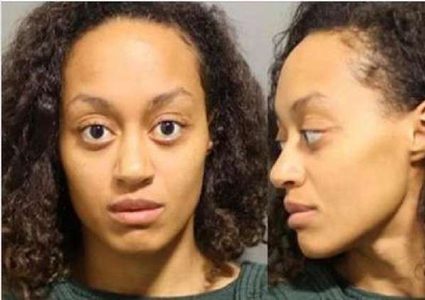 قادت سيارتها إلى النهر لقتل طفليها!