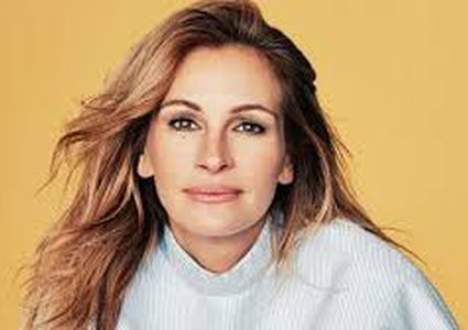 جوليا روبرتس تُروّج لعطر جديد بهذه الطريقة اللافتة