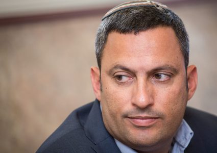 عمدة مستوطنة "سديروت" يدعو للتصعيد ويدين التهدئة