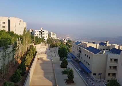 الطقس: الجو حار نسبيا إلى حار حتى الأحد