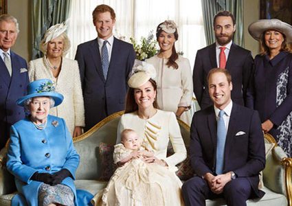 ما هي الهدايا االتي يقبلها أفراد االعائلة المالكة؟