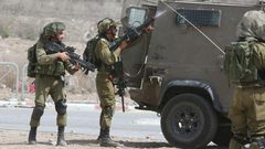 اعتقال 5 شبان بزعم إلقاء زجاجات حارقة