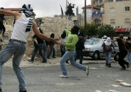 إصابة شاب خلال مواجهات مع قوات الاحتلال في تقوع